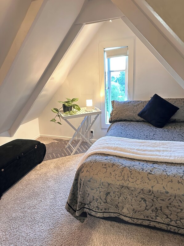 2 bedrooms, in-room safe, iron/ironing board, WiFi