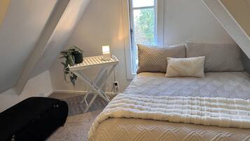 2 chambres, coffres-forts dans les chambres, fer et planche Ă repasser