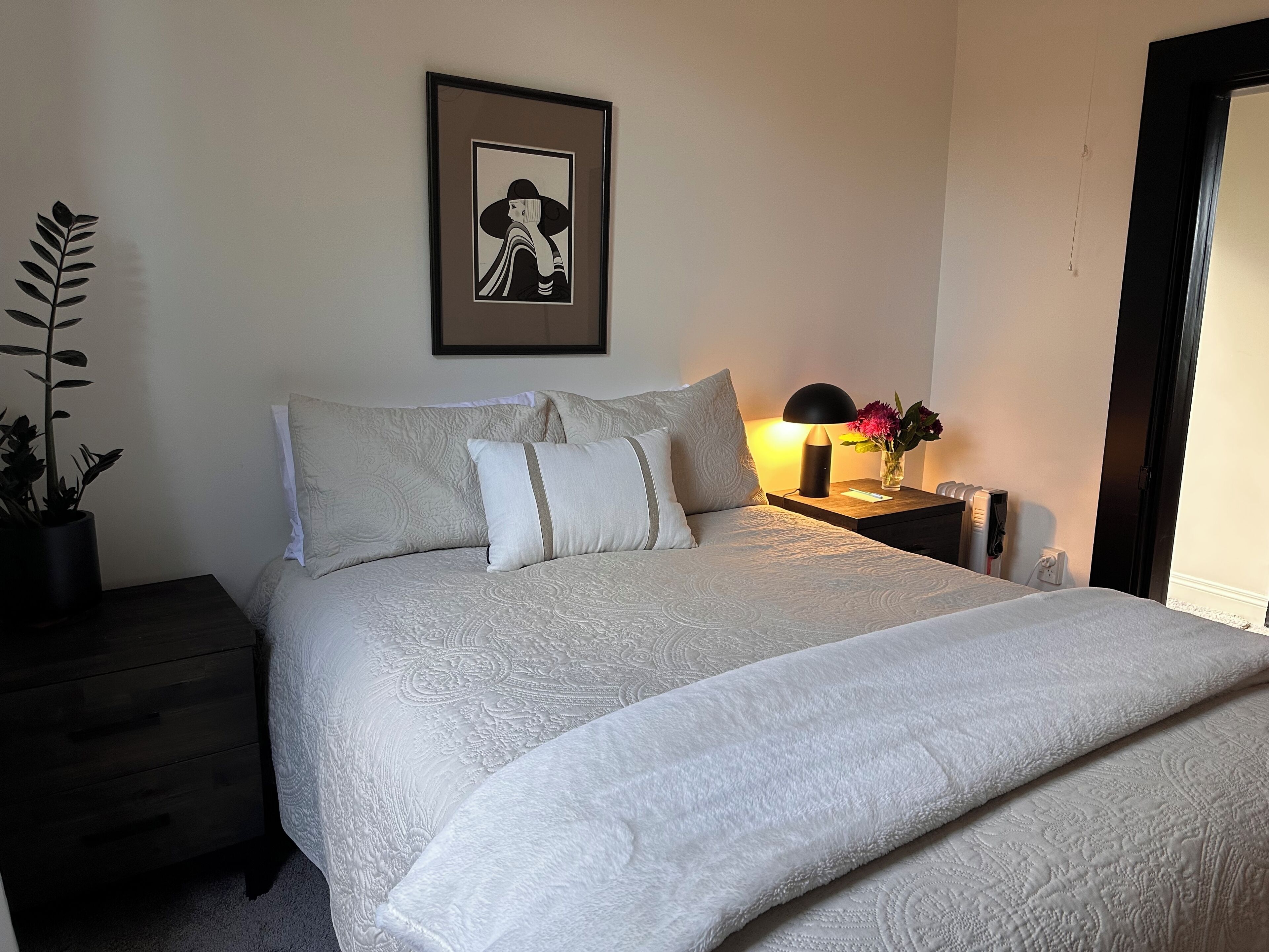 2 bedrooms, in-room safe, iron/ironing board, free WiFi