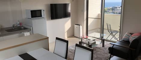 Villa Charme | Living area | Flat-screen TV, Netflix