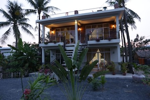 Front of property - Fish Island Bungalows (Kampot)