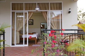 Deluxe Double Room, Garden View - Fish Island Bungalows (Kampot)