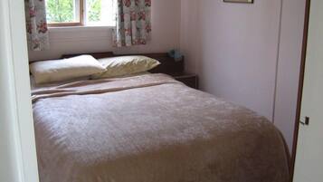 2 Schlafzimmer, Bügeleisen/Bügelbrett