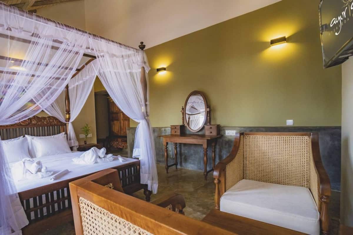 Camera Deluxe, vista canale | Una scrivania, insonorizzazione, ferro/asse da stiro, Wi-Fi gratuito