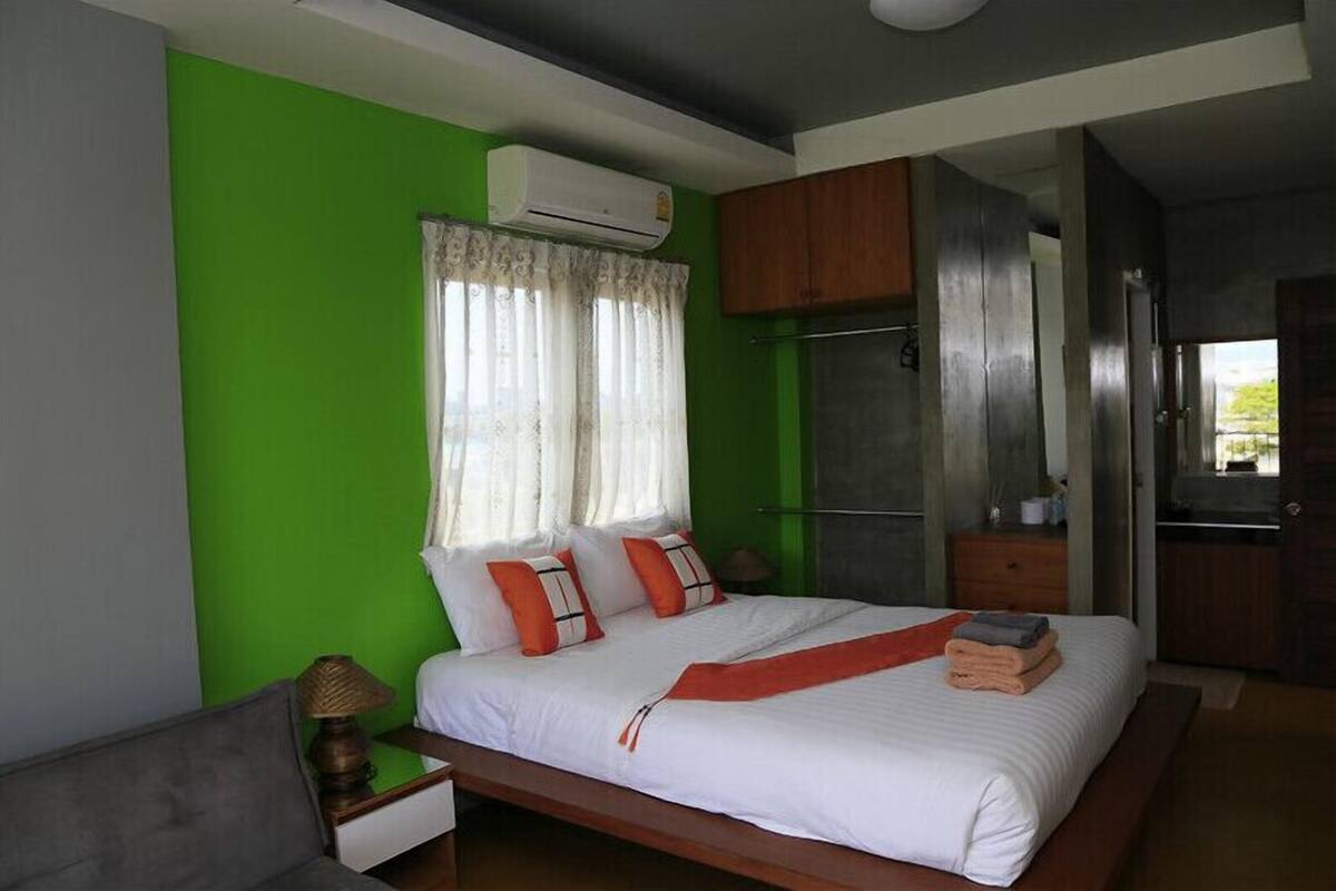 Studio Apartment | Free WiFi