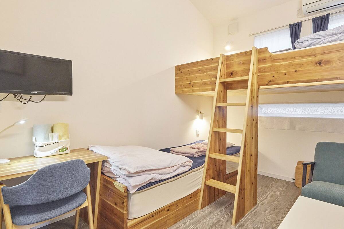 Verduisterende gordijnen, gratis wifi, beddengoed