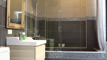 Double Room (Star Sky) | Bathroom | Shower, hair dryer, slippers, towels
