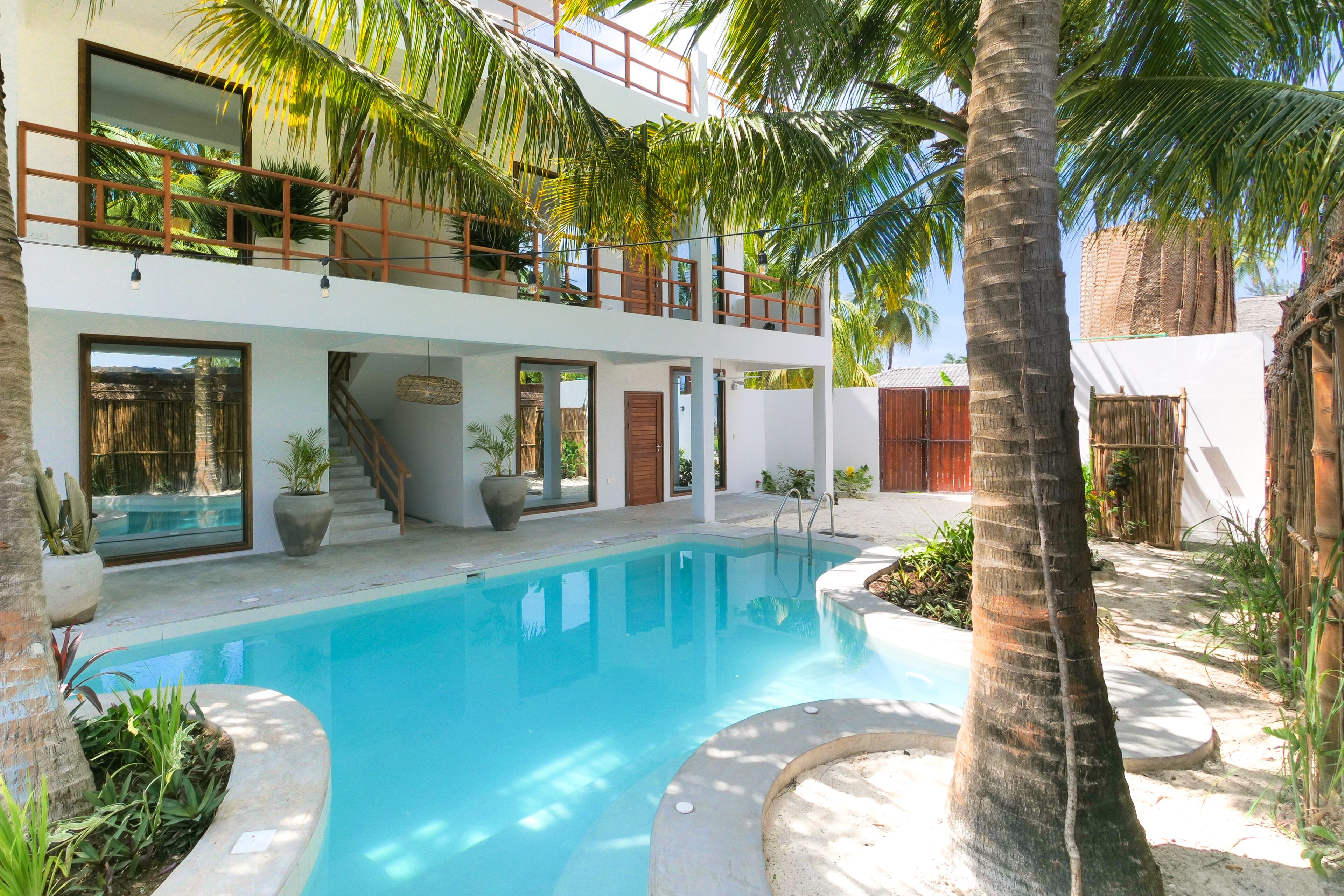 Luxury Apartment, 1 Bedroom, Pool Access | Premium bedding, in-room safe, desk, laptop workspace