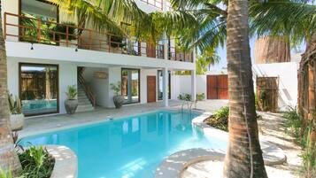 Luxury Apartment, 1 Bedroom, Pool Access | Premium bedding, in-room safe, desk, laptop workspace