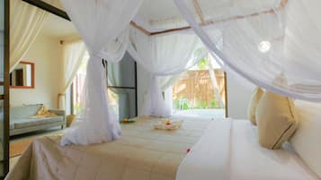 Premium bedding, in-room safe, desk, laptop workspace
