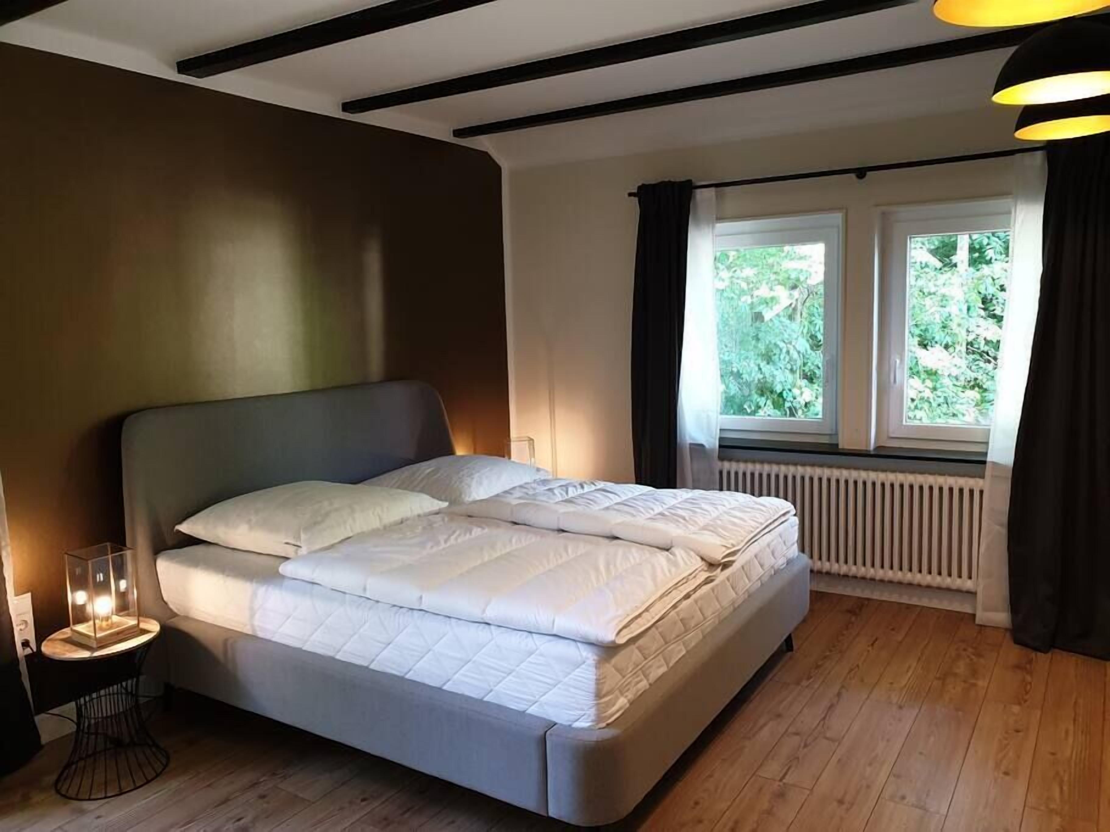 6 Schlafzimmer, Bügeleisen/Bügelbrett, WLAN
