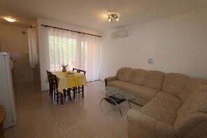 Living area - Apartments Dudovic Darko (10035-A2) - Silo - island Krk (Silo - island Krk)