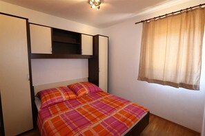 2 bedrooms, free WiFi, bed sheets