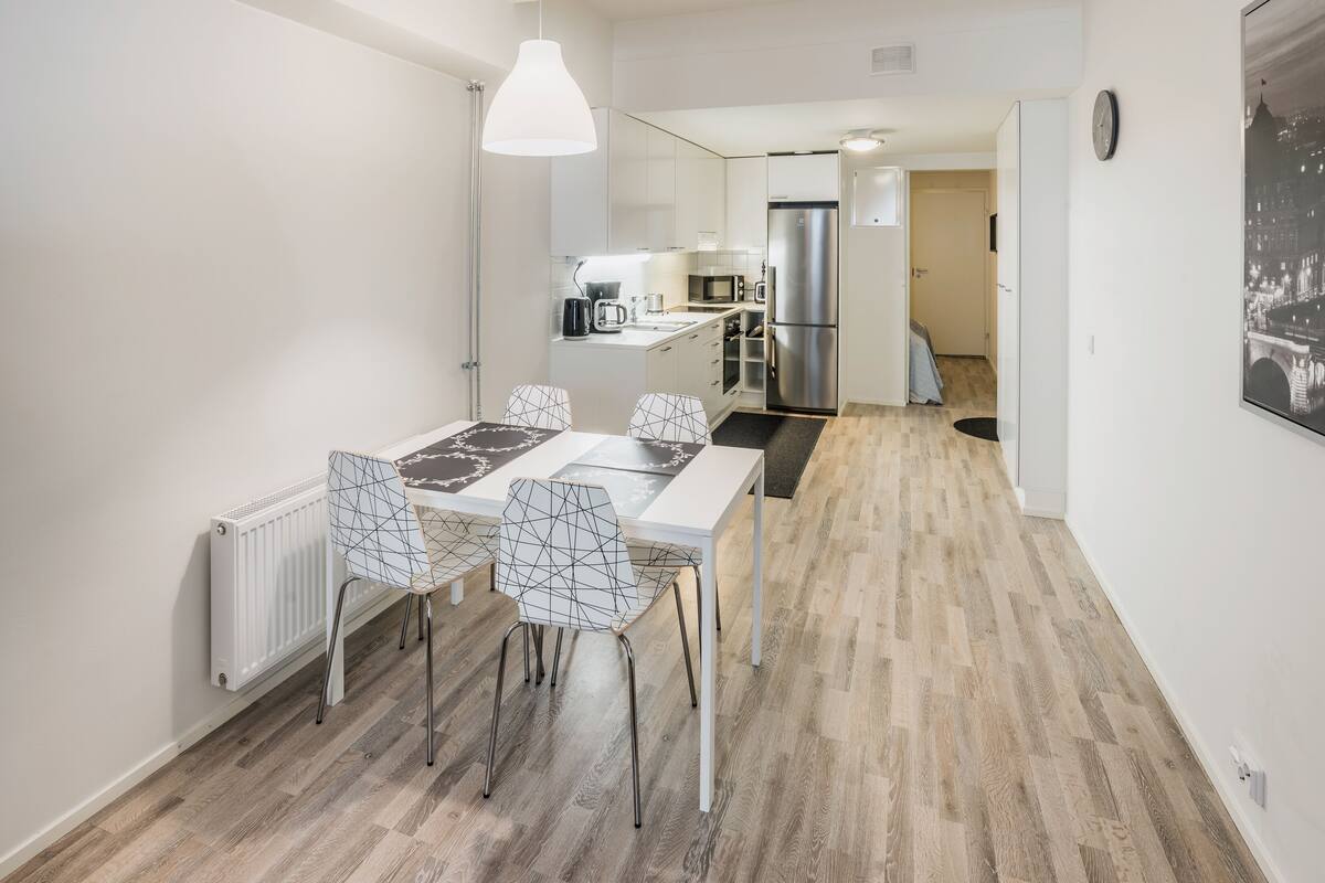 Apartment 24 D, 1 Bedroom | Ruokailu omassa huoneessa