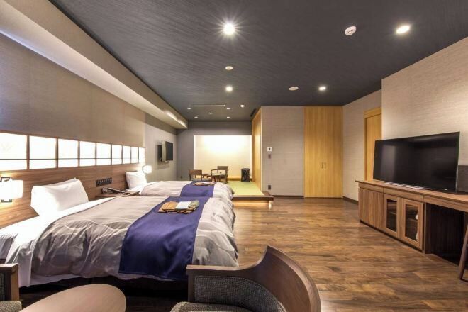 In-room safe, soundproofing, free WiFi, bed sheets