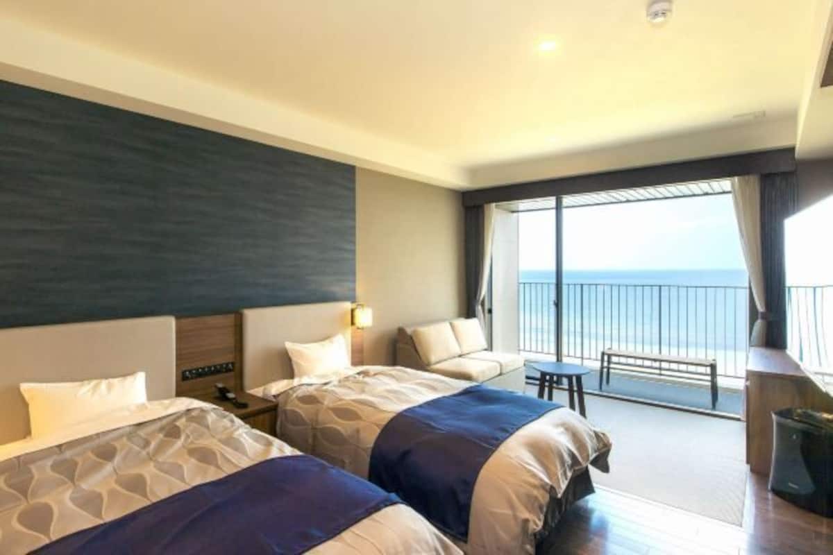 In-room safe, soundproofing, free WiFi, bed sheets