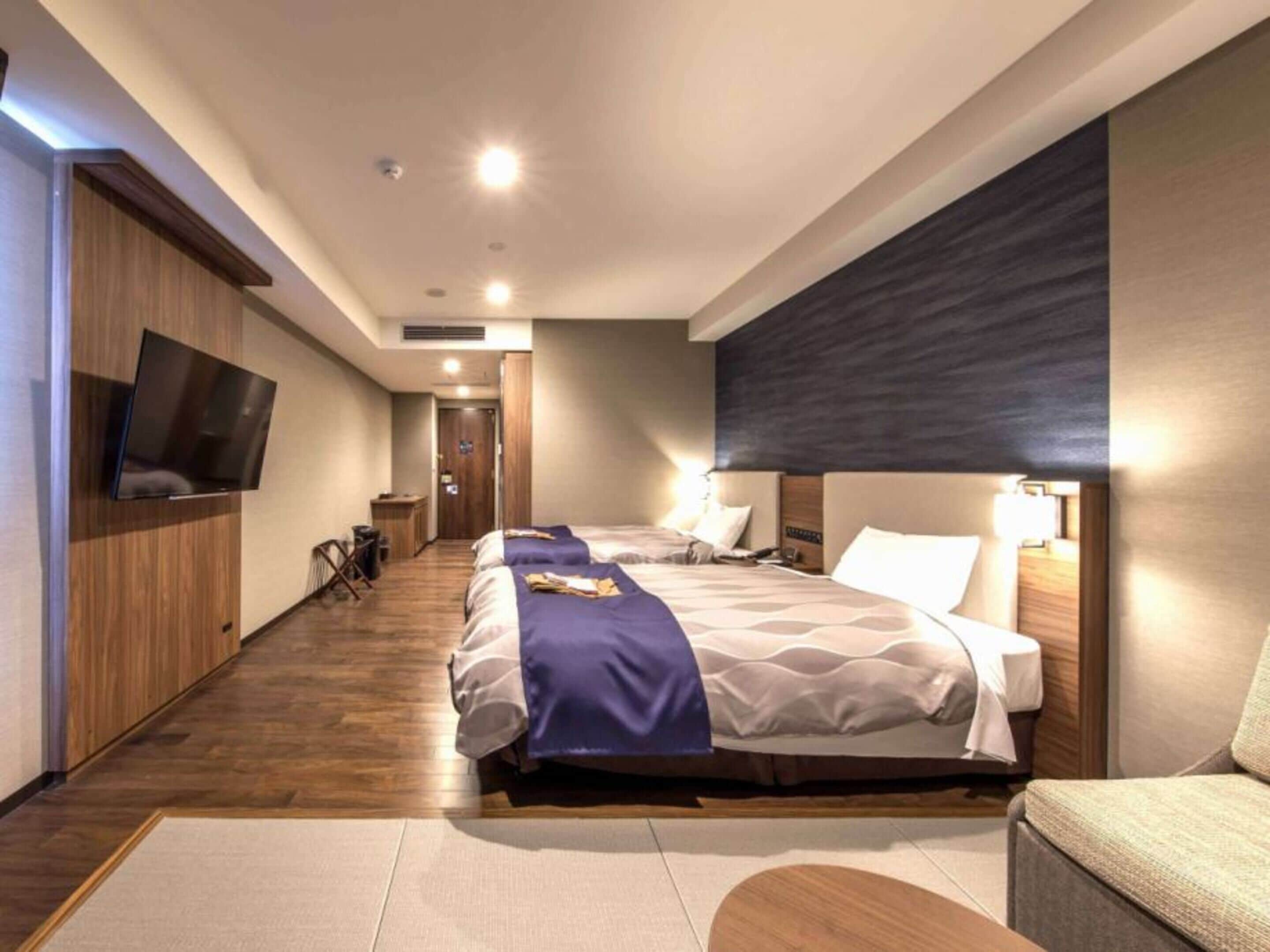 superior room | in-room safe, soundproofing, free wifi, bed sheets