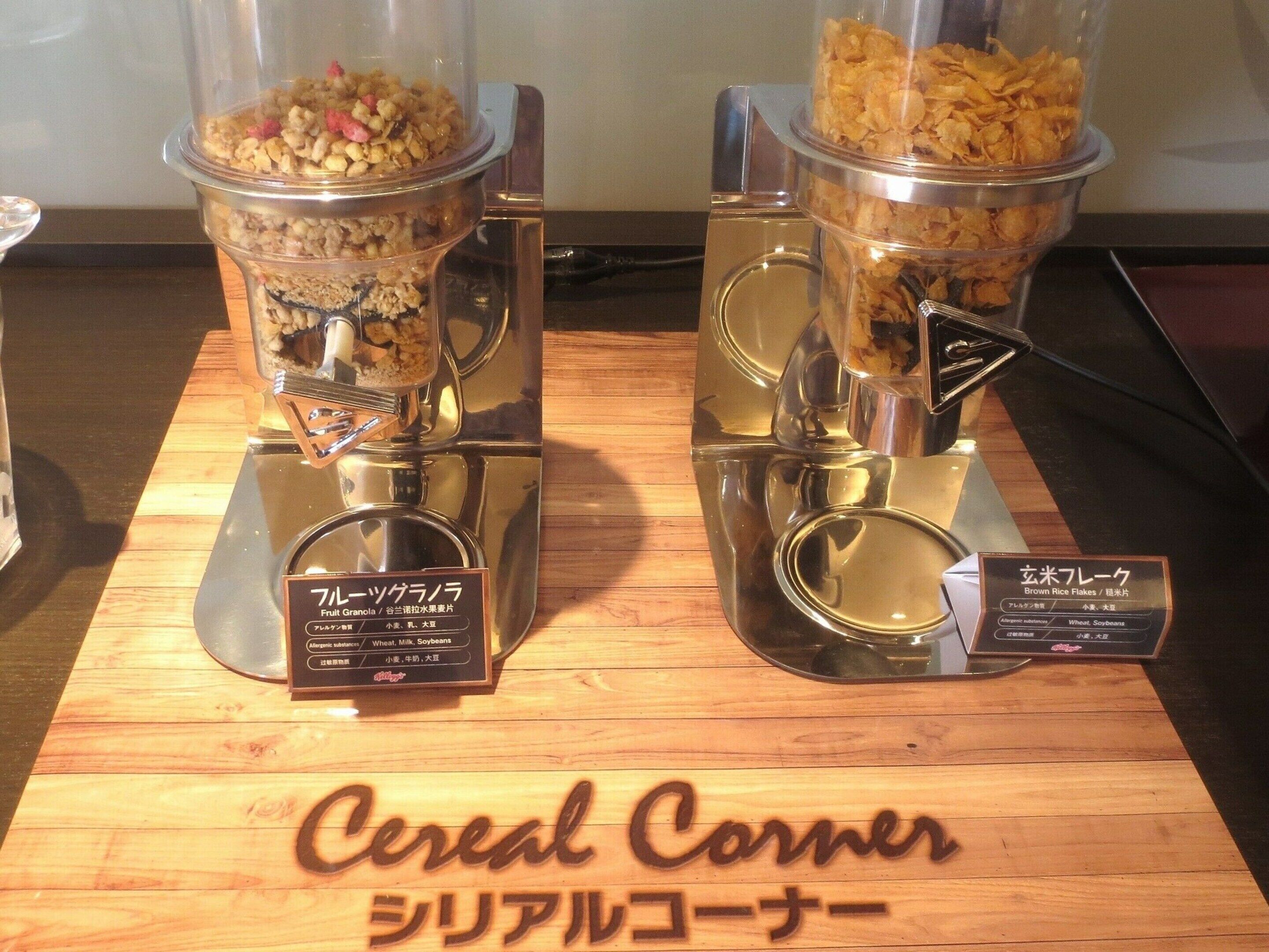 daily buffet breakfast (jpy 3300 per person)