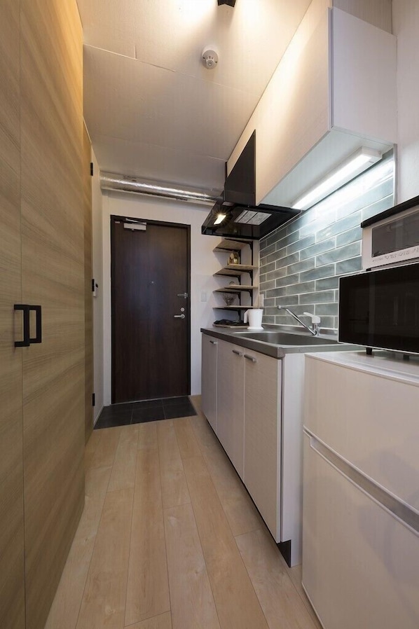 Lägenhet - 1 sovrum | Eget pentry | Kylskåp, mikrovågsugn, spishäll och grytor/köksredskap