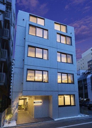 Front of property - evening/night - C4 Maison Philippe Shitaya 403 (Tokyo)