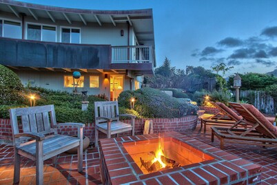Tranquil Tuckaway w/ Ocean/Pt Lobos views,1200sqft patio, firepit, pet friendly!