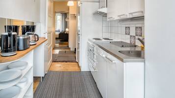Apartment, 1 Bedroom | Private kitchen | Full-sized fridge, oven, stovetop, dishwasher
