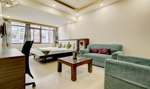 Deluxe Room | Desk, free WiFi, bed sheets - Itsy Hotels Solitaire (Ambala)