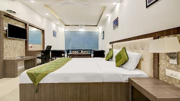 Deluxe Room | Desk, free WiFi, bed sheets