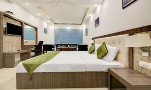 Deluxe Room | Desk, free WiFi, bed sheets