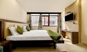 Standard Room | Desk, free WiFi, bed sheets - Itsy Hotels Solitaire (Ambala)