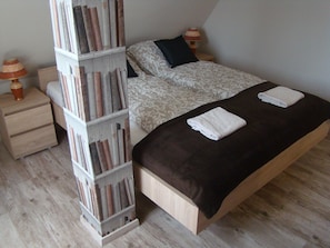 Departamento (80-as évek) | Escritorio, insonorización, wifi gratis y ropa de cama 