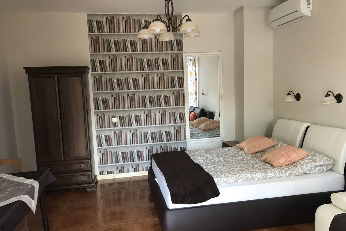 Family Apartment, 2 Bedrooms, Ground Floor (Vénusz) | Desk, soundproofing, WiFi (free), bed sheets
