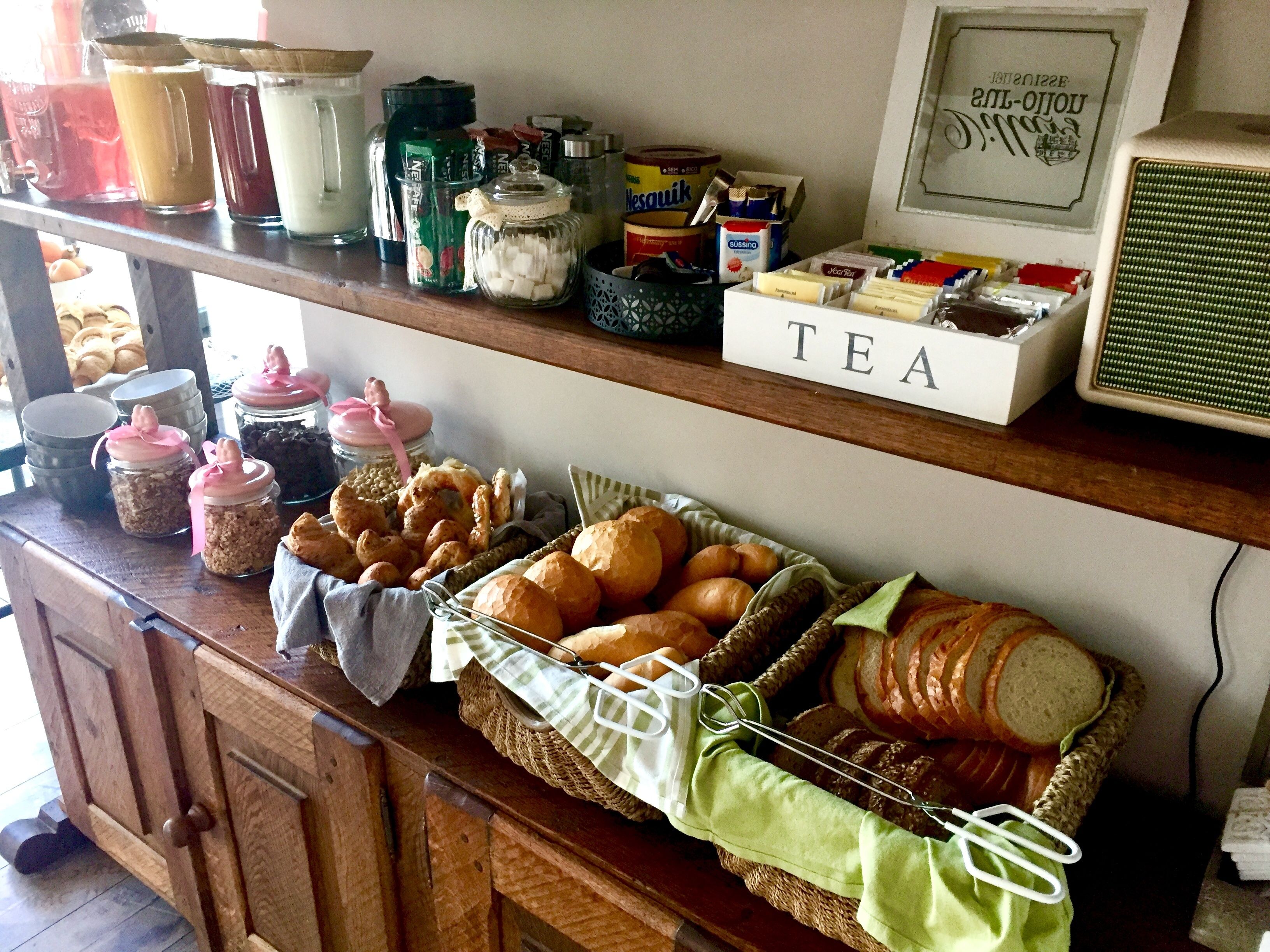 Free daily continental breakfast 