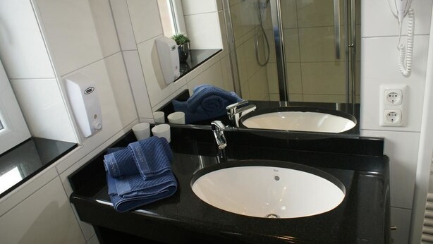 Deluxe Double Room | Bathroom sink - Brommler Mühle (Gangelt)