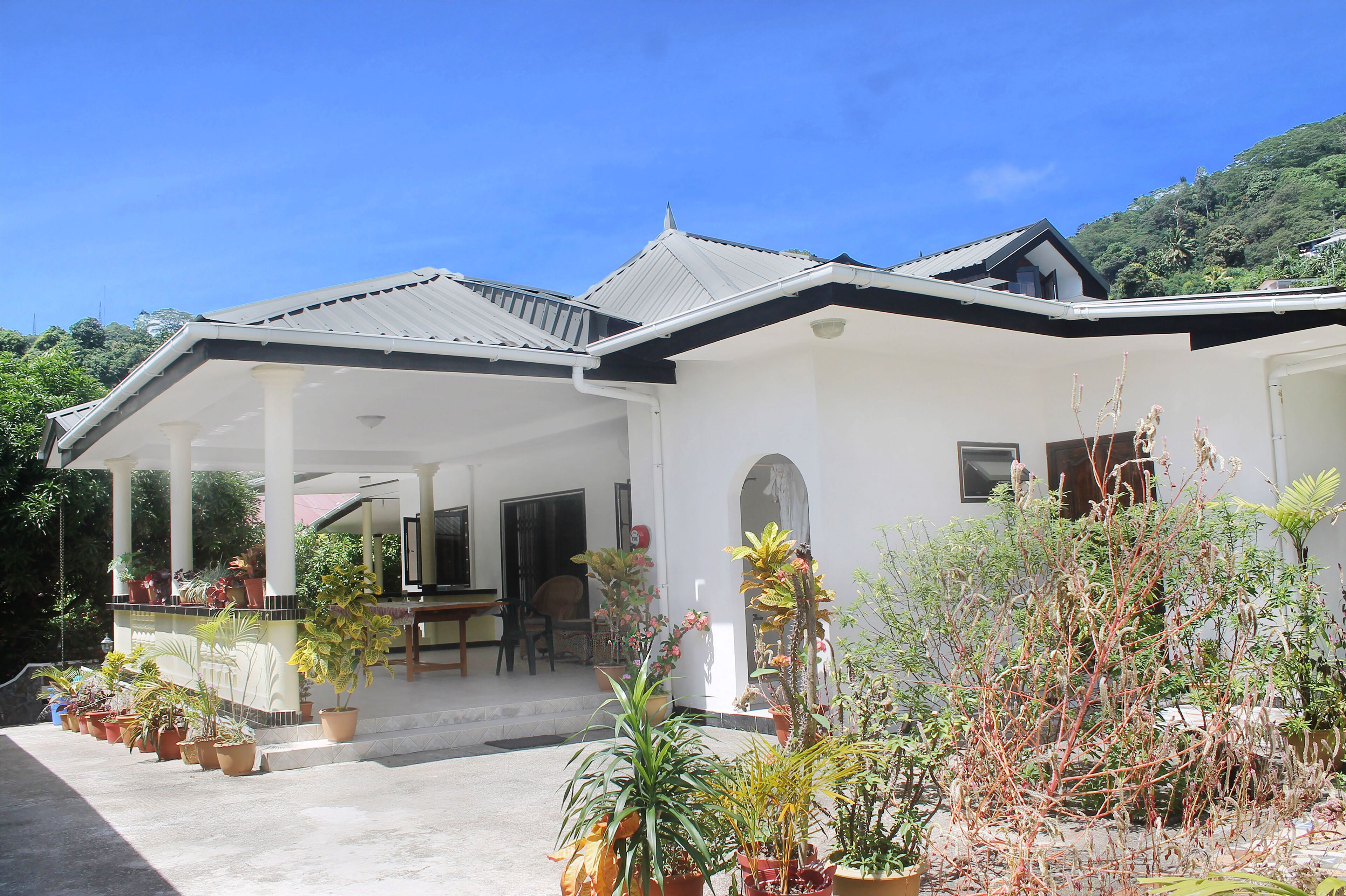 المنشأة من الخارج