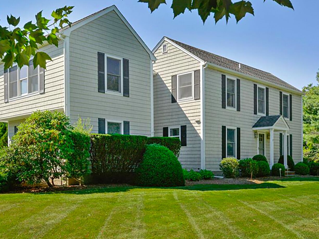 Southampton village 5 bd house on quiet street near ocean beaches