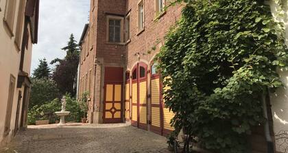 Huoneisto “Bach” barokkitalossa