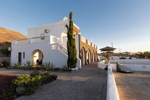 Exterior - Rhenea Resort (Santorini)