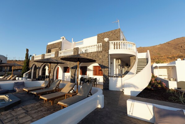 Terrace/patio - Rhenea Resort (Santorini)