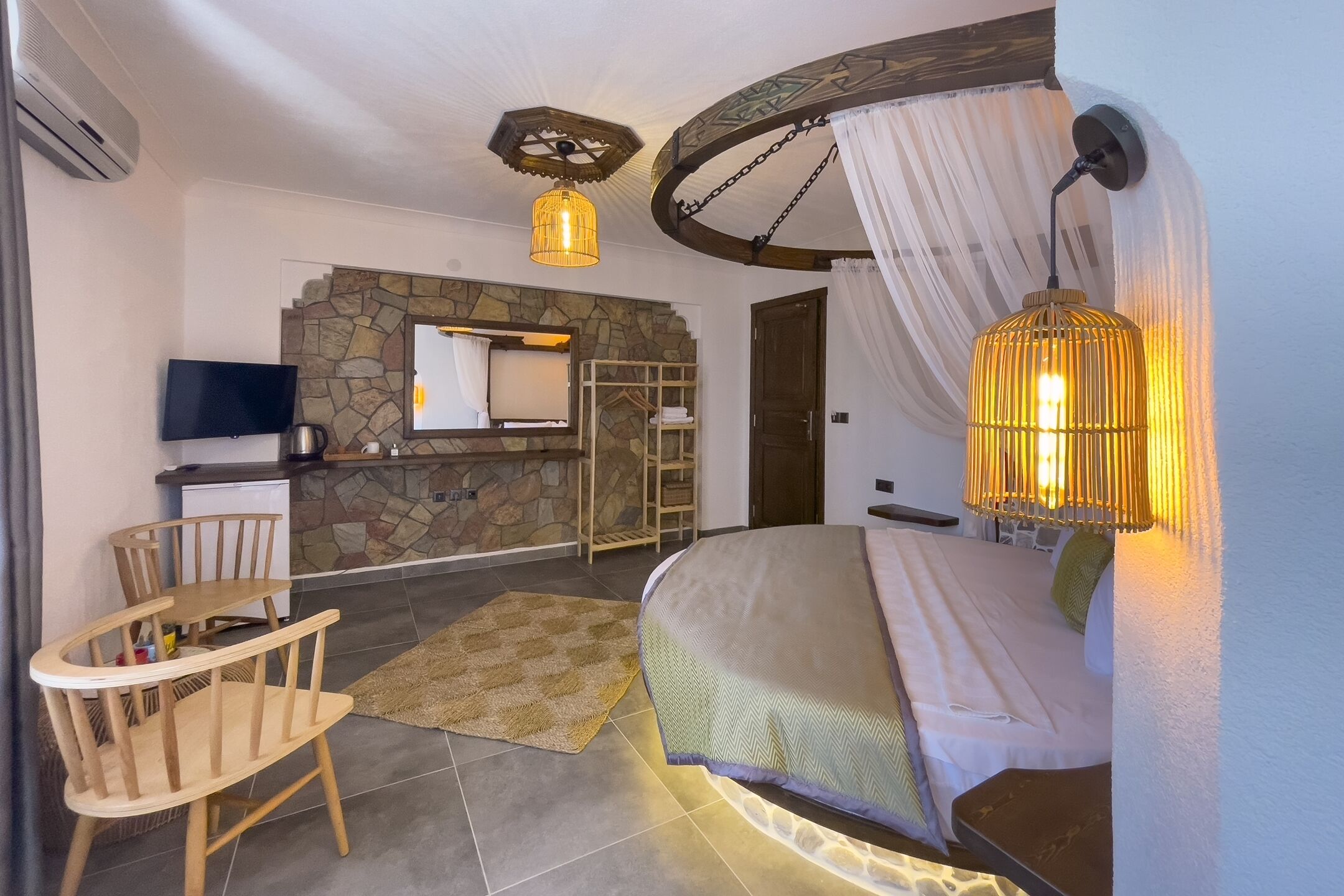 elite studio suite, partial sea view | 1 bedroom, desk, iron/ironing board, free wifi