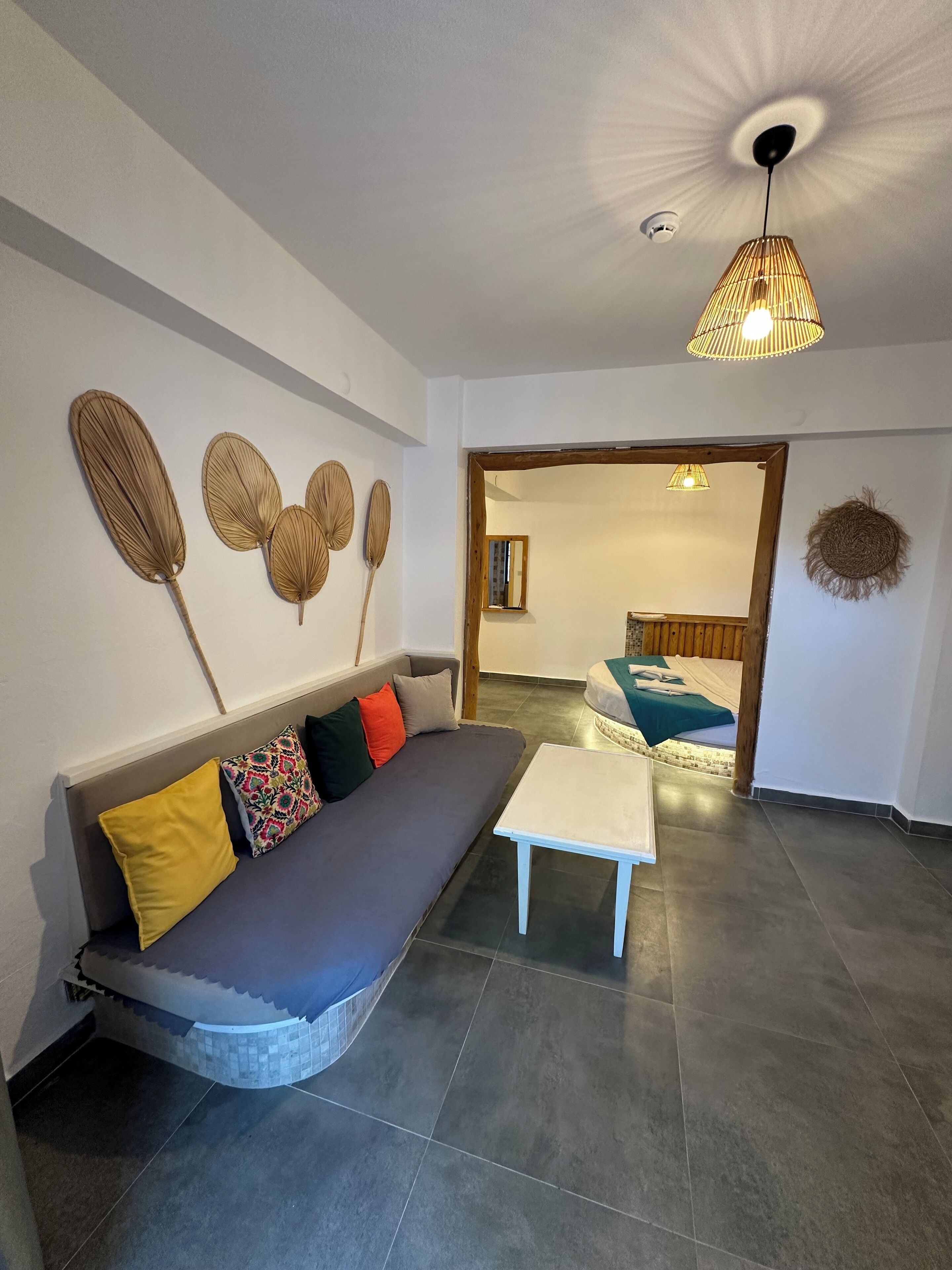 superior studio suite, kitchen, garden level | 1 bedroom, desk, iron/ironing board, free wifi