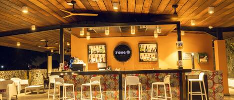 Poolside bar
