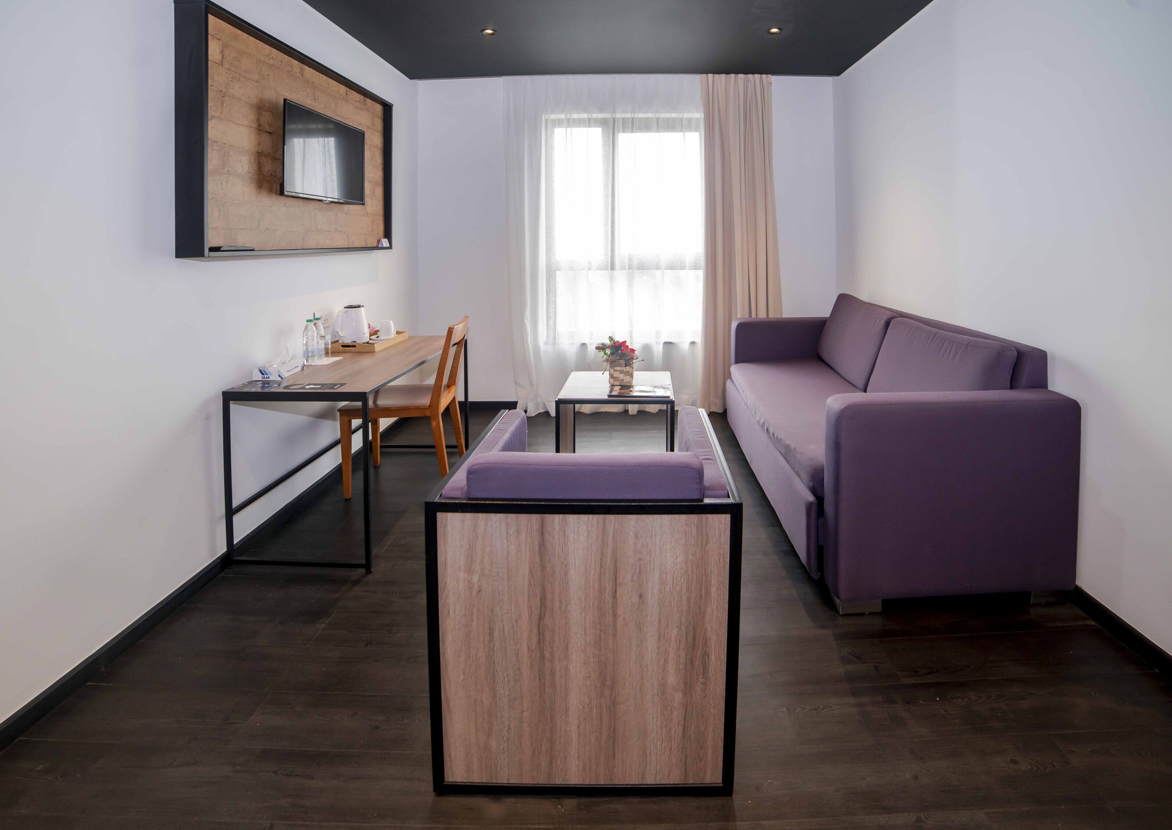 Coffres-forts dans les chambres, bureau, rideaux occultants