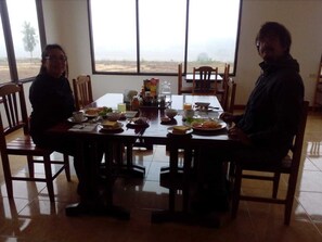 Dining - Phouluang Hotel (Phonsavan)