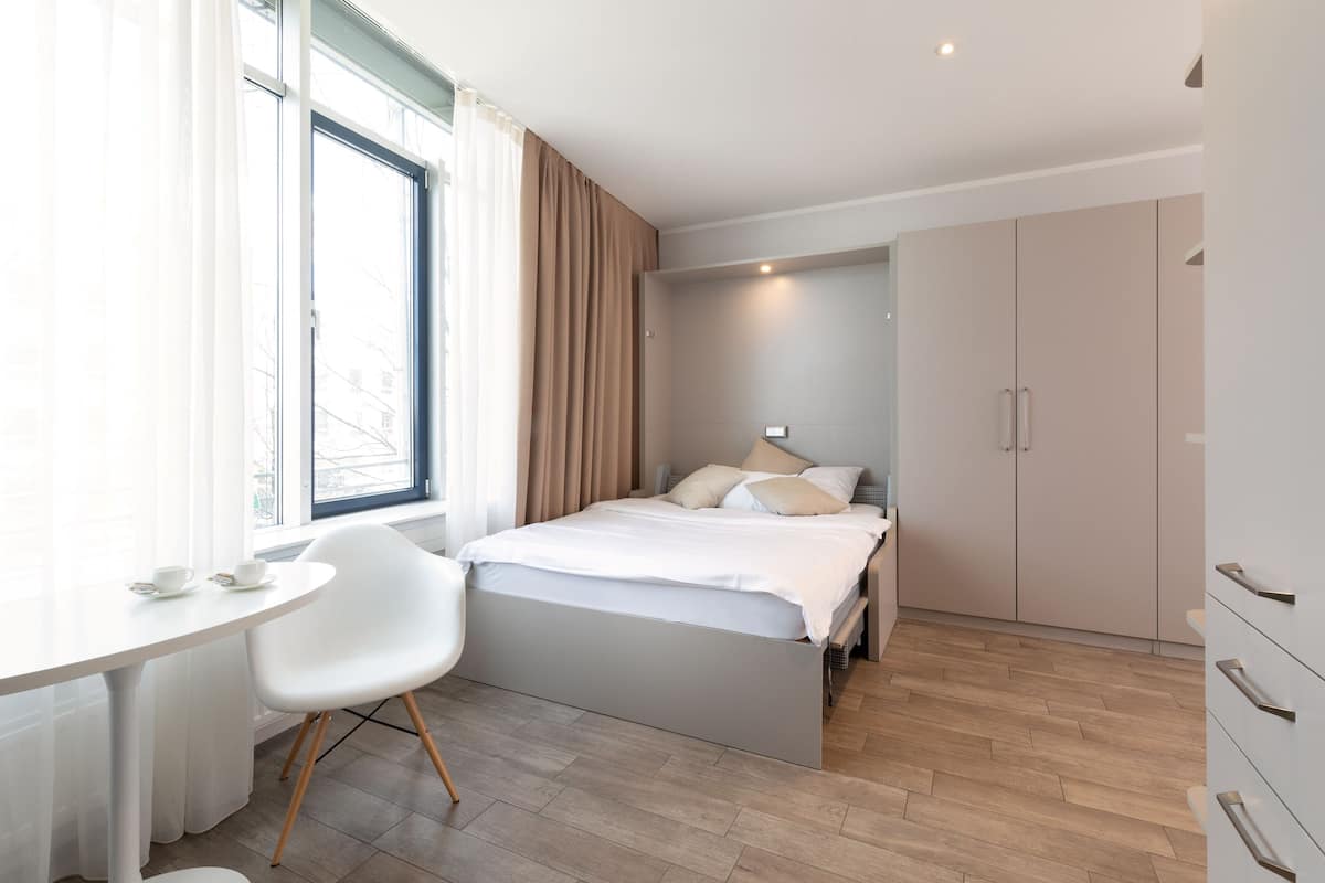 Comfy Apartment | 1 bedroom, desk, soundproofing, iron/ironing board
