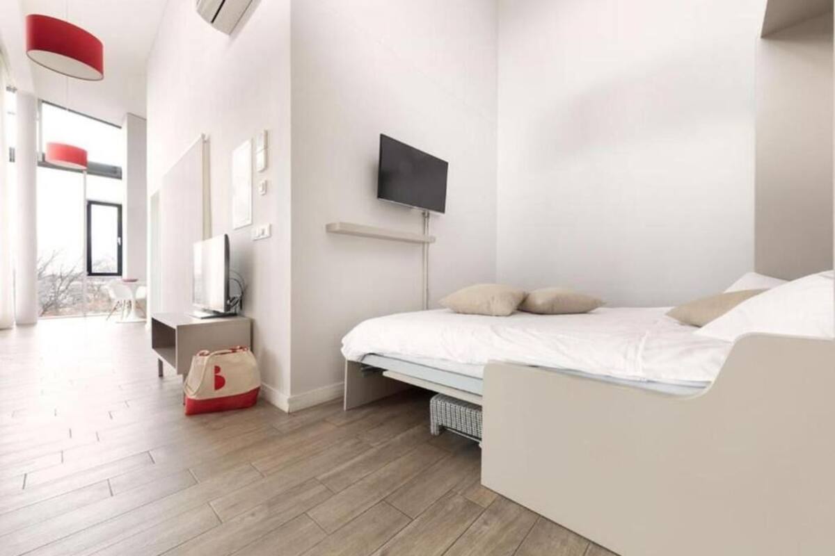 Apartment XL - King bed and terrace | 1 bedroom, desk, soundproofing, iron/ironing board