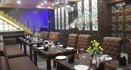 Hotek Aarti Inn