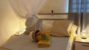 3 bedrooms, in-room safe, iron/ironing board, free WiFi