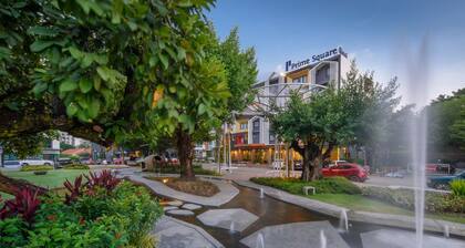 Prime Square Hotel