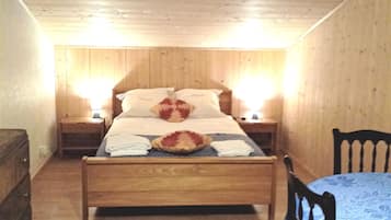 Classic Quadruple Room (Olivier) | 1 bedroom, minibar, individually decorated, individually furnished